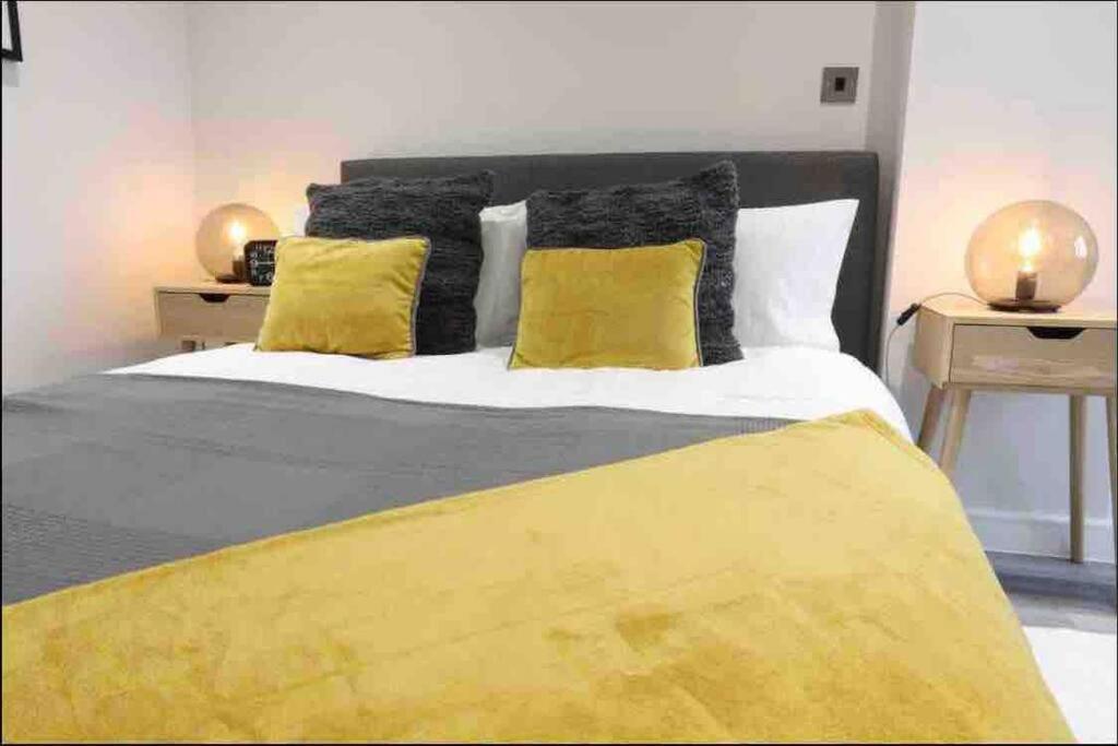 Entire Apartment / Nec / Resorts World / Birmingham Airport Sheldon  Ngoại thất bức ảnh